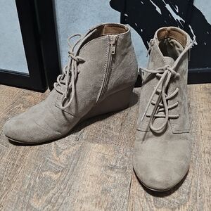 Dolce Vita Zippered Suede Wedge Ankle Boots Tan Size 9‎